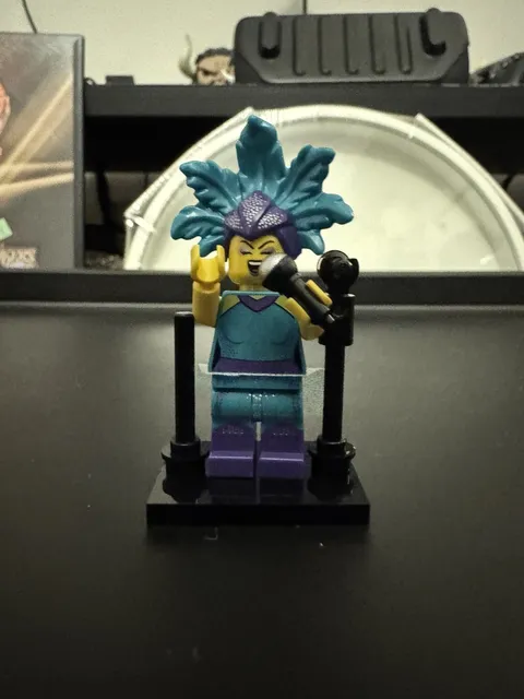 LEGO CABARET SINGER MINIFIGURE SERIES 21 COLLECTIBLE 71029