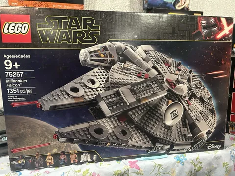 LEGO Star Wars: Millennium Falcon (75257)