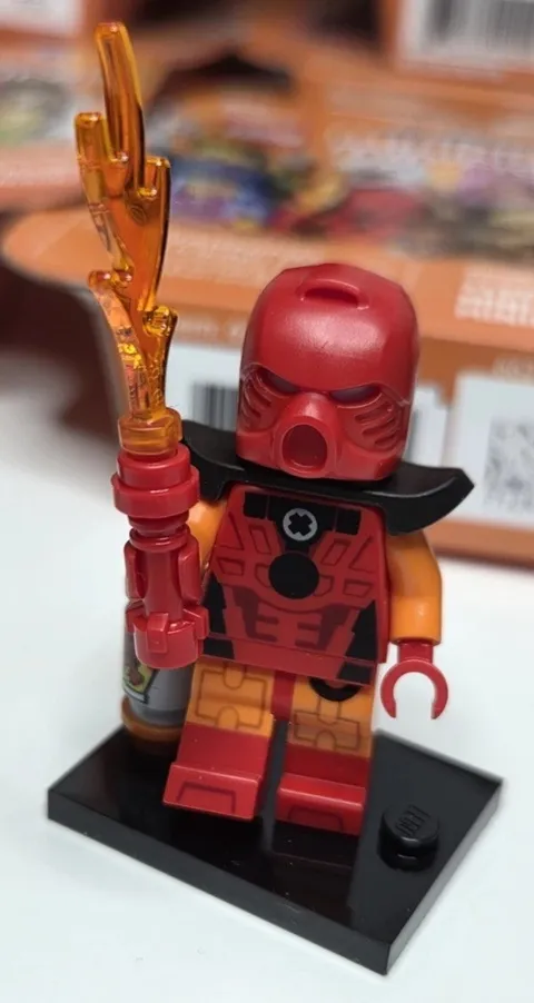 LEGO  Series 29 Collectible Minifigures 71052 - Bionicle Cosplayer (IN STOCK)