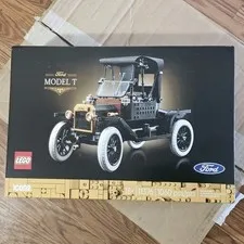 LEGO® Icons Ford Model T 11376