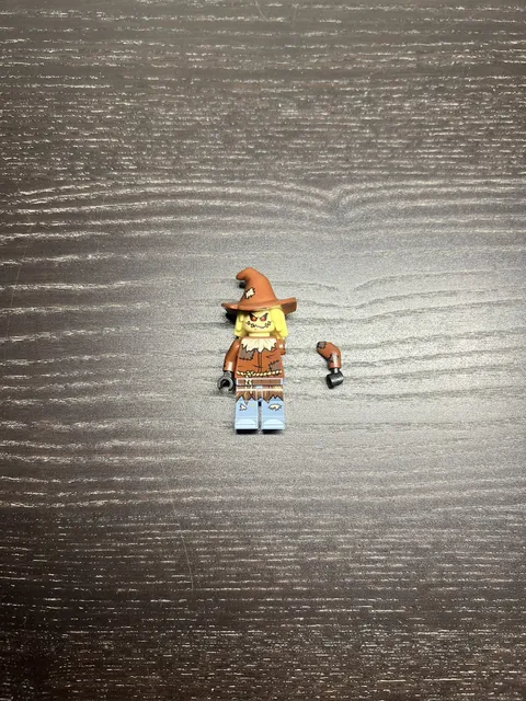 DC Superheroes Scarecrow Lego Minifigure 70913 The Lego Batman Movie (BROKEN)