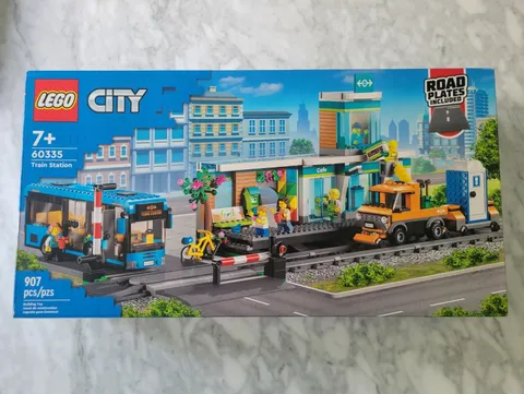 LEGO CITY: Train Station (60335) - NIB