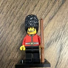 LEGO British Queens Royal Guard Minifigure Series 5 - Complete w/Rifle & Plate