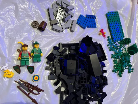 Lego Castle Set Forestmen’s Hideout 6054 100% Complete Vintage 1988. No manual