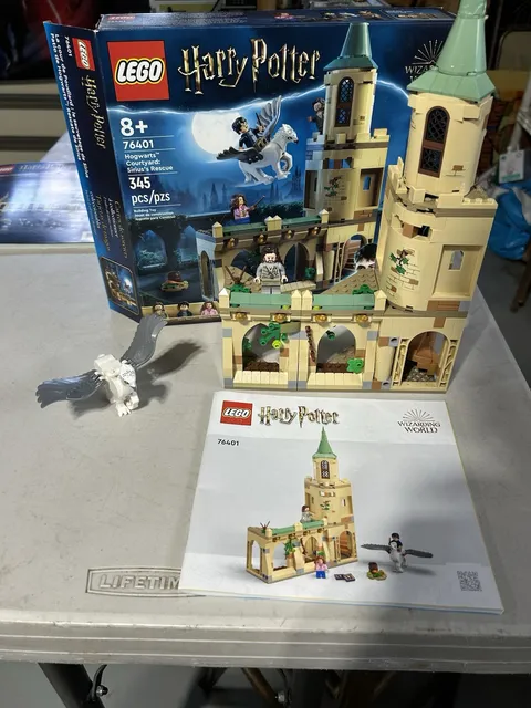 LEGO 76401 - Harry Potter: Hogwarts Courtyard: Sirius's Rescue - incomplete