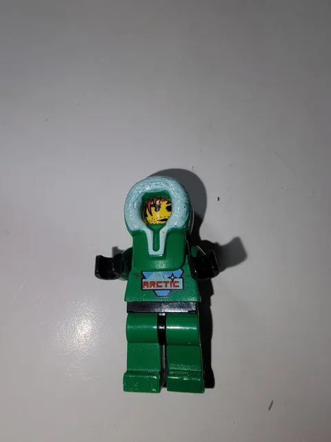 LEGO Arctic Minifigure Green with Parka Hood and Arctic Logo 6575 6579