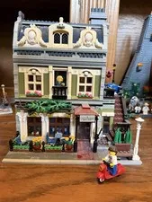 LEGO Parisian Restaurant (10243) Complete w/ instructions