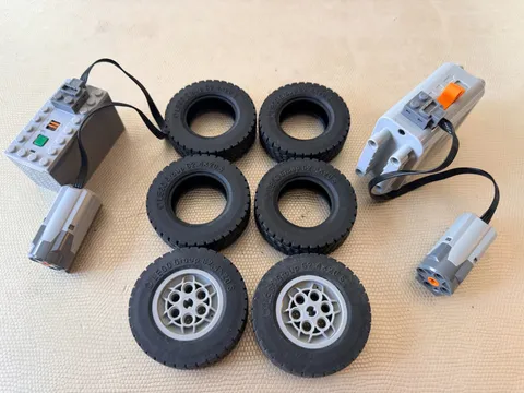LEGO TECHNIC Power Functions Battery Box 88000 & 8881, Servo Motor 8883 + Wheels