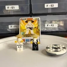 LEGO NINJAGO Sensei Wu 2 Minifigure Bundle Spinner + 2011 Card