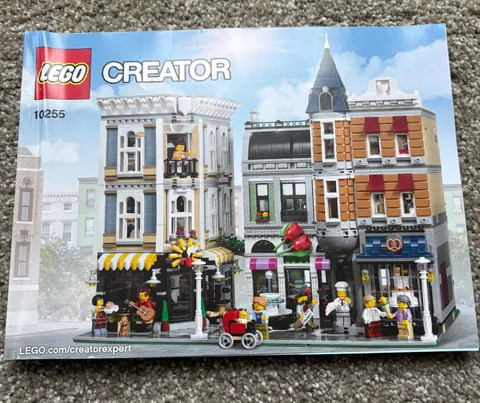 LEGO Creator 10255 Assembly Square Instruction Booklet Only