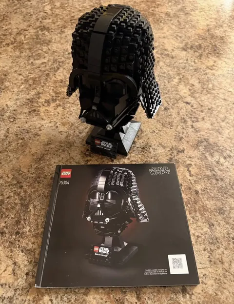 LEGO Star Wars Darth Vader Helmet 75304 Complete w/ Instructions