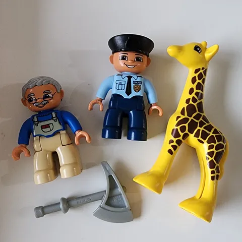 LEGO DUPLO Grandpa Police Man Giraffe Axe Policeman Grandad Figures 2.5" People