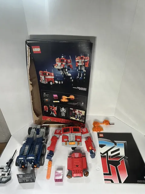 LEGO Icons: Optimus Prime (10302) - 99% complete with manual Read Description 