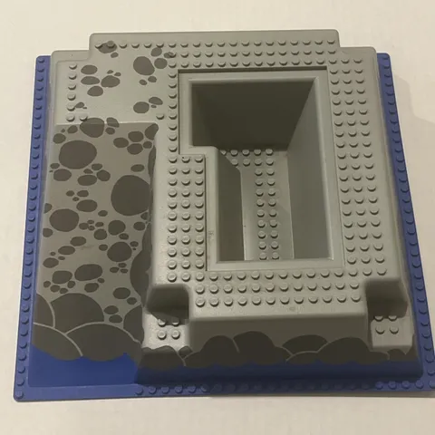 Lego 6276 Baseplate Raised 32 x 32 Ramp and Blue Water Gray Stones Base Plate