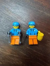 Lego Minifigure Skiers 2 Figure