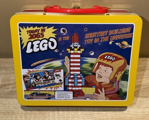 New LEGO 5007331 VIP Exclusive Collectible Retro Tin Lunchbox