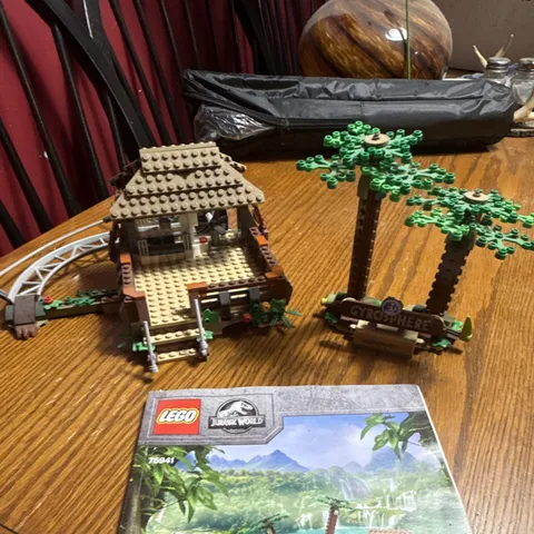 LEGO Jurassic World Indominus Rex vs Ankylosaurus 75941 537pc Gyrosphere