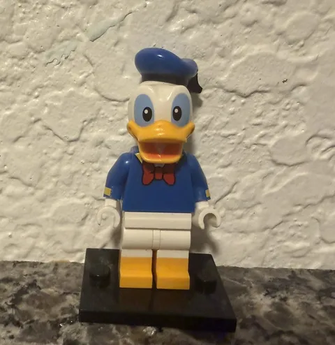 LEGO Donald Duck minifigure from Disney series 1 71012