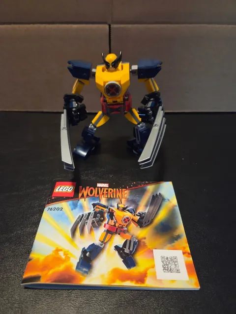 LEGO Super Heroes: Wolverine Mech Armor (76202) - Complete