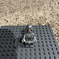 LEGO Ultimate Ultron Minifigure Marvel Avengers Age of Ultron (cracks under arms