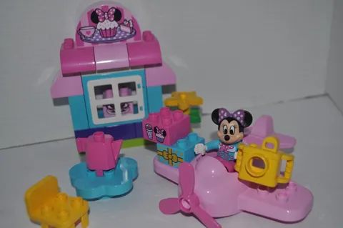 Lego Duplo Minnie's Cafe 10830 Complete