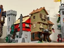 Lego Icons 10332 Medieval Town Square 100% Complete W/Instructions