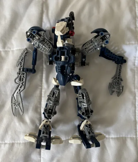 LEGO 8623 Bionicle Warriors : Krekka 2004 Titans - No Box or Instructions - Read