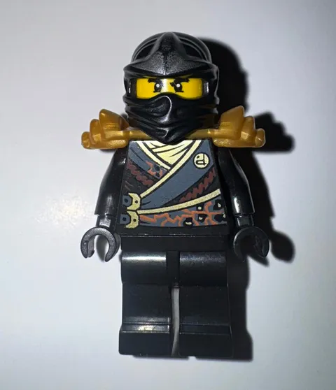 LEGO NINJAGO Cole with Techno Robes Minifigure