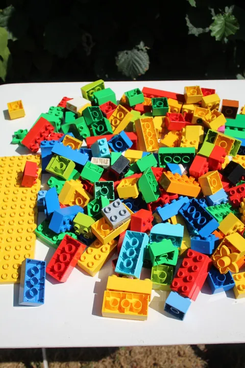 Lego Duplo Brick Lot Yellow Red Green Blue + Plate