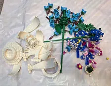 LEGO Bricktanicls Vase And 2 Flowers Bluebonnet And Hydrangea