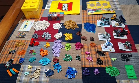 Lego LOT Lego Store Bulk, Technic, Creator 3 In 1, Star Wars, Storage Container