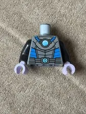 LEGO - Minifig, Torso Armor w/ Med Azure Round Crystal & Blue Tubes (Mr Freeze)