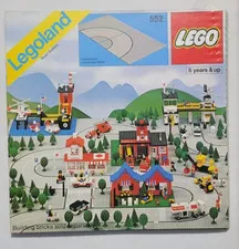 LEGO 552 Classic Town Set: curved Road Plates Complete with cardboard