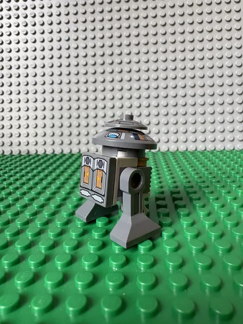 LEGO Star Wars Astromech Droid T7-O1 (sw0390) - Rare Minifigure - Set 9497