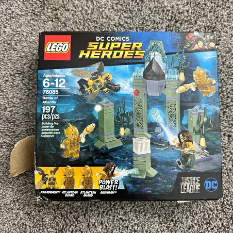 LEGO DC Comics Super Heroes 76085 Battle of Atlantis Aquaman 197 pcs Box Damage