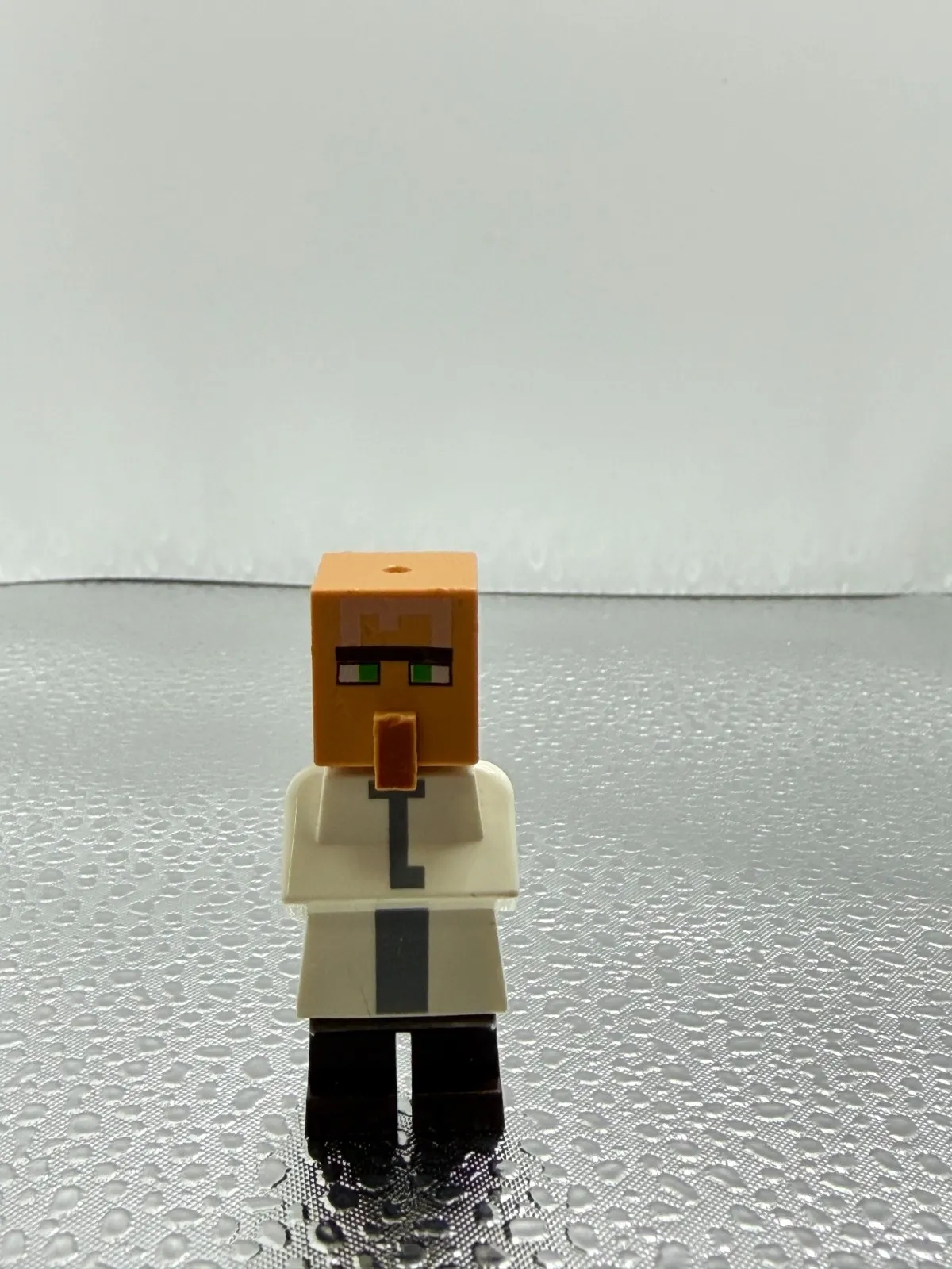 Lego Minecraft Villager (Librarian) Minifigure min029