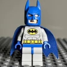 LEGO Super Heroes Batman (sh0111) Minifigure from set 10724 Batarang Retired 3C