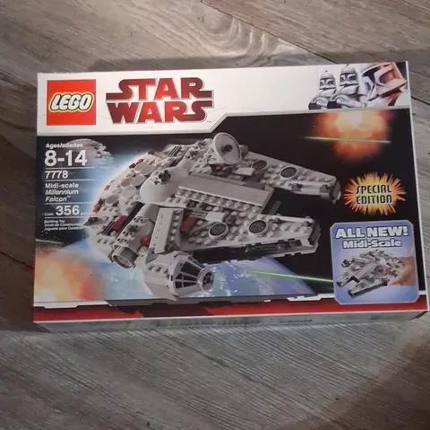 LEGO Star Wars 7778 Midi-Scale Millennium Falcon Special Edition 356 pcs Box