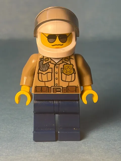LEGO City Minifig cty0276 - Forest Police Officer - Light Scratches/No Cracks