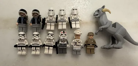 LEGO Star Wars Hoth Army Lot 11 Figures Snowtrooper Stormtrooper Tauntauns