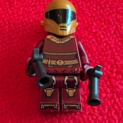 LEGO Minifigure Dark Red Armor Outfit w/ Tan Helmet & 2 Black Blasters