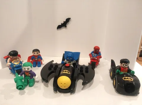 Lego Duplo Batman Robin Many Figures Batmobile 2  Motorcycles Batwing Lot