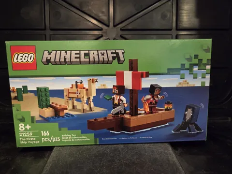 LEGO 21259 - Minecraft: The Pirate Ship Voyage - New!
