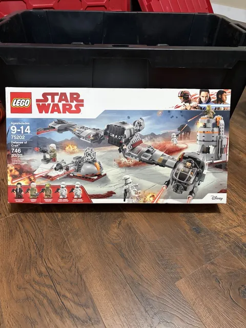 LEGO 75202 Star Wars Defense of Crait Sealed