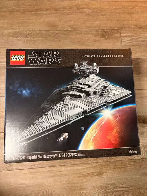 LEGO Star Wars UCS Imperial Star Destroyer 75252 100% Complete Set With Box