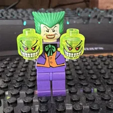 LEGO 7782 Original Joker Minifigure w/ Bombs