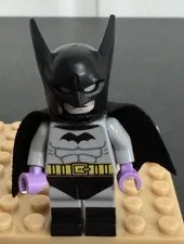 LEGO DC Super Heroes Classic Batman Mini-figure Purple Hands