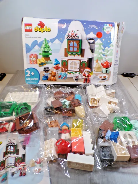 LEGO DUPLO - 10976 - Santa's Gingerbread House - Complete w/ Manual - Ships Fast