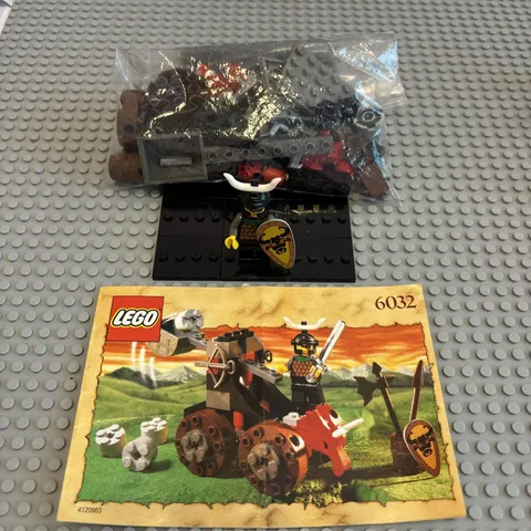 LEGO 6032 Castle Knights Kingdom Catapult Crusher Complete Set Figure & Manual