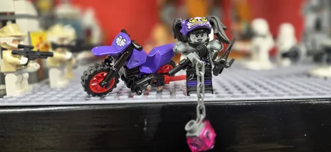 Lego ULTRA VIOLET Oni Mask of Hatred Ninjago minifigure with motorcycle 70641